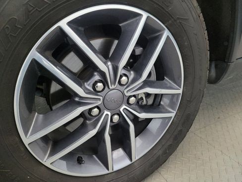 Used 2020 Jeep Grand Cherokee Limited image 31