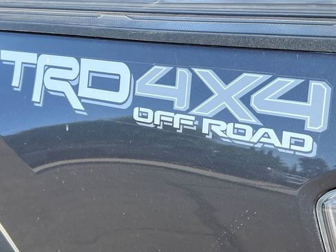 Used 2020 Toyota Tacoma TRD Off-Road w/ Technology Package image 13