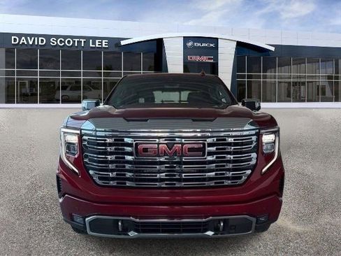 Used 2023 GMC Sierra 1500 Denali w/ Technology Package AWD/4WD image 2