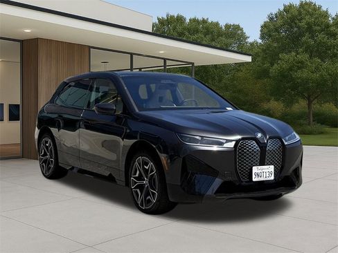 Used 2025 BMW iX xDrive50 image 4