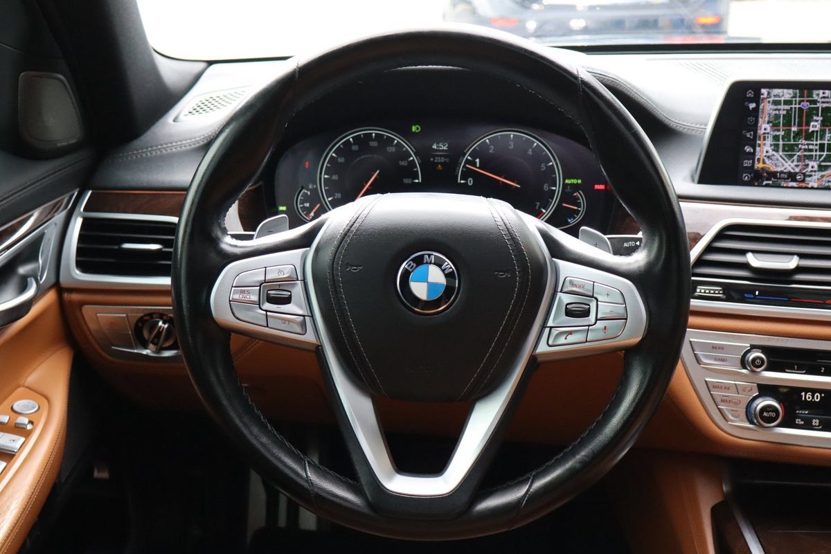Used 2017 BMW 750i xDrive AWD/4WD image 15