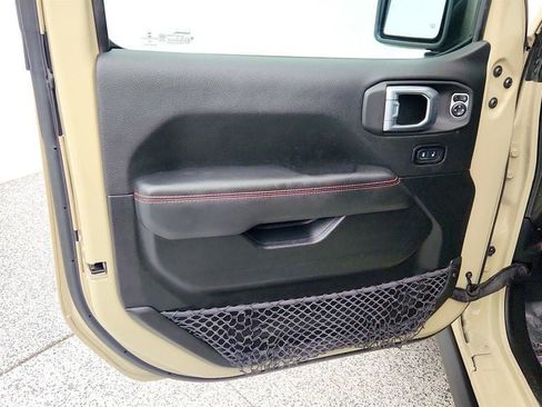 Used 2022 Jeep Gladiator Rubicon w/ LED Lighting Group AWD/4WD image 10
