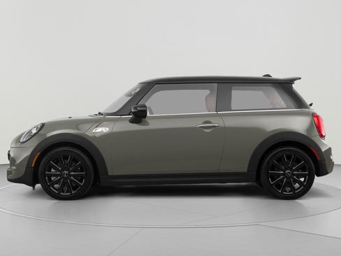 Used 2019 MINI Cooper S w/ Driver Assistance Package FWD image 2