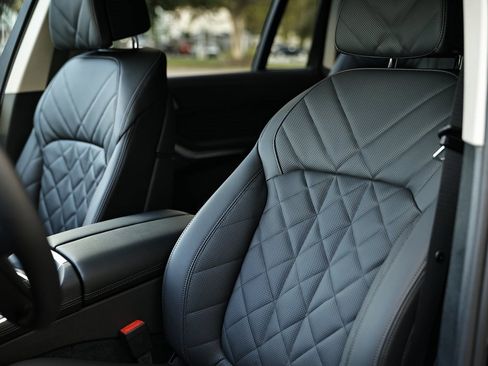 New 2026 BMW X7 xDrive40i w/ Premium Package image 22