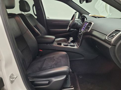 Used 2018 Jeep Grand Cherokee Altitude image 21