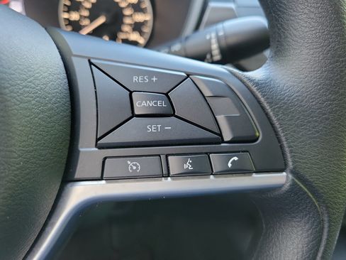 Used 2025 Nissan Altima 2.5 SV FWD image 22