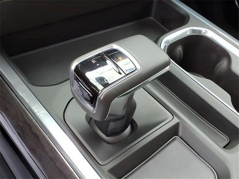 Used 2022 Chevrolet Silverado 1500 LTZ w/ LTZ Premium Package image 11