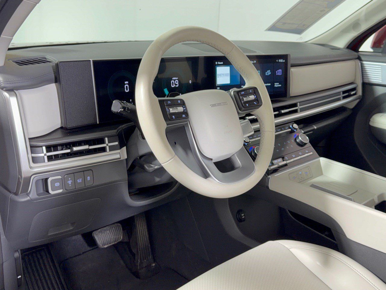 Used 2026 Hyundai Santa Fe SEL FWD image 4