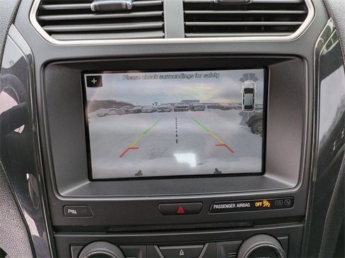 Certified 2018 Ford Explorer XLT w/ Equipment Group 202A image 13