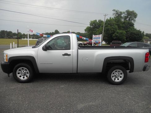 Used 2013 Chevrolet Silverado 1500 W/T RWD image 2