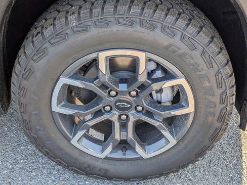 New 2026 Chevrolet Equinox ACTIV w/ Safety and Technology Package image 7