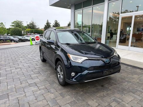 Used 2017 Toyota RAV4 XLE w/ All Weather Liner Package AWD/4WD image 3
