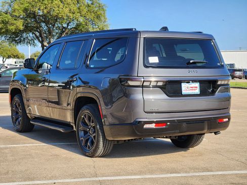 New 2026 Jeep Grand Wagoneer Limited AWD/4WD image 4
