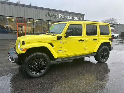 Used 2023 Jeep Wrangler Sahara w/ Cold Weather Group image 13