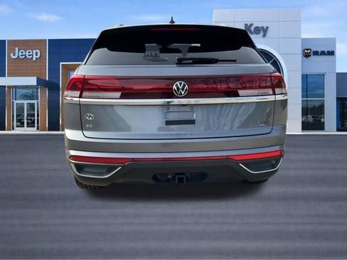 Used 2024 Volkswagen Atlas Cross Sport SE image 5