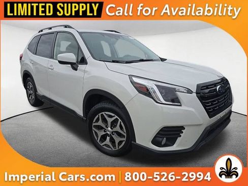 Used 2022 Subaru Forester Premium AWD/4WD image 1