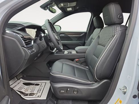 New 2026 GMC Acadia Denali w/ Super Cruise Package image 2