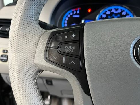 Used 2011 Toyota Sienna XLE FWD image 23