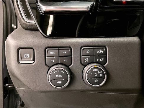 Used 2023 Chevrolet Silverado 1500 LT Trail Boss w/ LT Trail Boss Premium Package AWD/4WD image 37