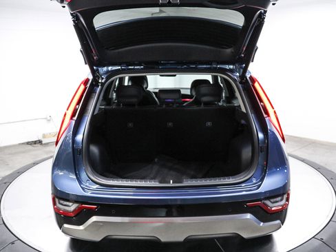 Used 2023 Kia Niro SX Touring image 26