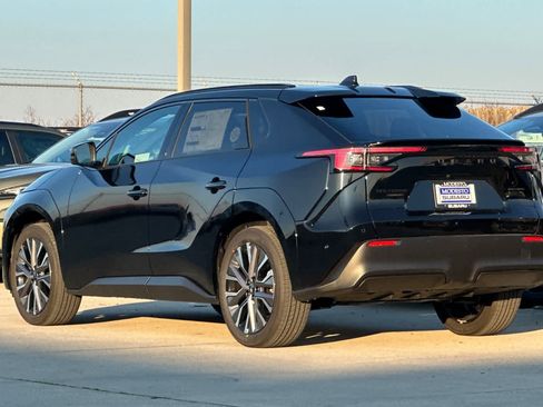 New 2026 Subaru Solterra Limited XT image 5