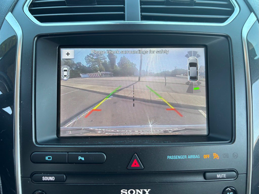 Used 2019 Ford Explorer Limited w/ Limited Luxury Package FWD image 39