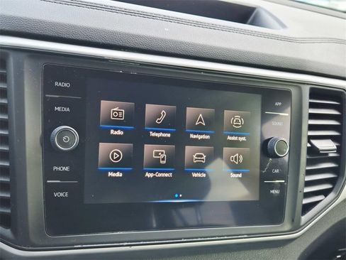 Used 2021 Volkswagen Atlas Cross Sport SE image 24