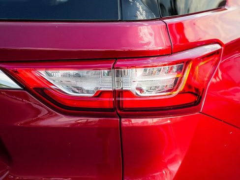Used 2019 Chevrolet Traverse LT FWD image 7