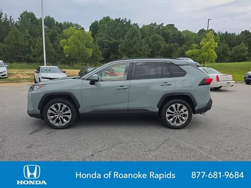 Used 2019 Toyota RAV4 XLE Premium FWD image 2