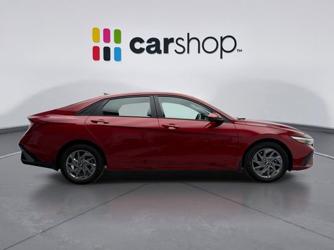 Used 2024 Hyundai Elantra SEL image 6