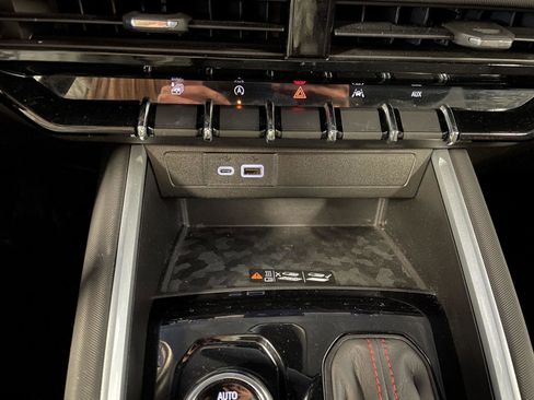 Used 2024 Chevrolet Colorado Z71 w/ Z71 Convenience Package 2 image 34