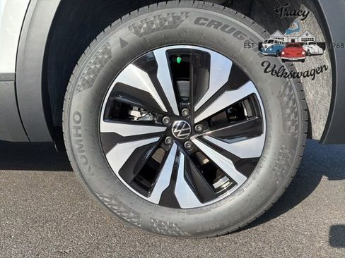 New 2026 Volkswagen Atlas SE image 9