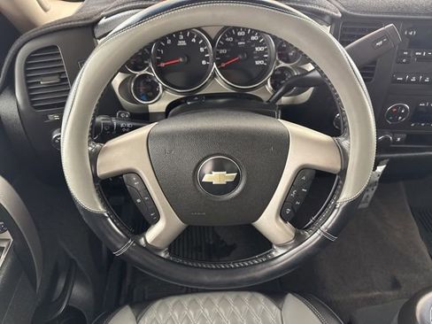 Used 2010 Chevrolet Silverado 1500 LT w/ Interior Plus Package AWD/4WD image 28