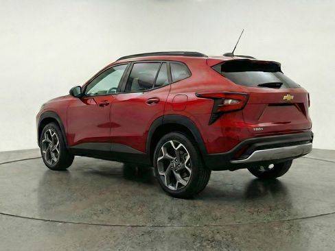 Used 2025 Chevrolet Trax LT FWD image 6
