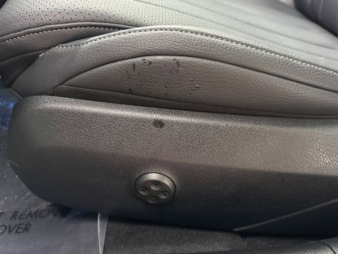 Used 2025 Mercedes-Benz E 350 4MATIC Sedan image 14