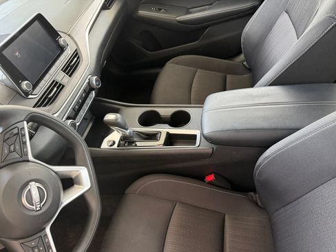 Used 2026 Nissan Altima 2.5 SV FWD image 41