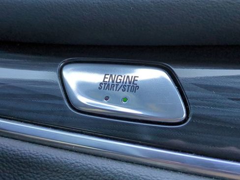 Used 2024 Buick Enclave Premium image 27