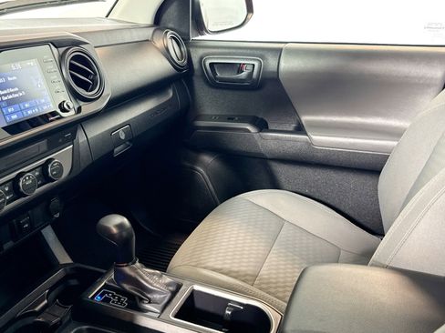 Used 2022 Toyota Tacoma SR image 21