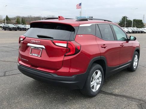 Certified 2023 GMC Terrain SLE w/ Driver Convenience Package FWD image 3