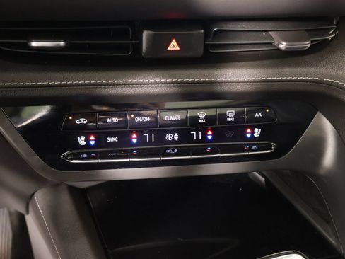 Used 2023 Buick Envision Avenir FWD image 8