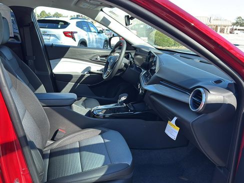 New 2026 Chevrolet Trax LT w/ Driver Confidence Package image 10