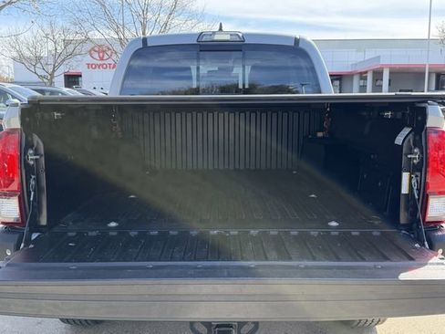 Certified 2019 Toyota Tacoma SR5 image 30