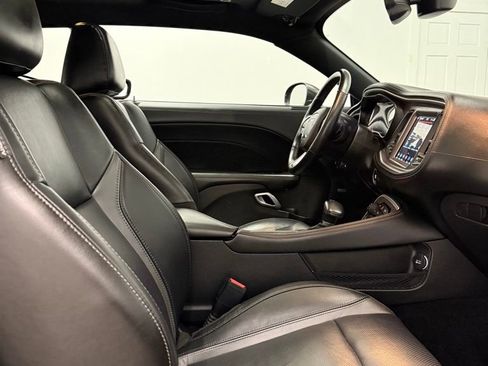 Used 2022 Dodge Challenger SXT w/ Plus Package image 16