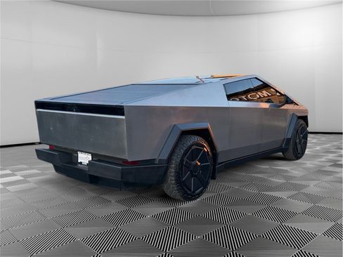 Used 2024 Tesla Cybertruck AWD Crew Cab image 5