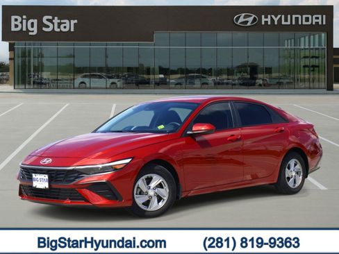 Used 2026 Hyundai Elantra SE FWD image 1
