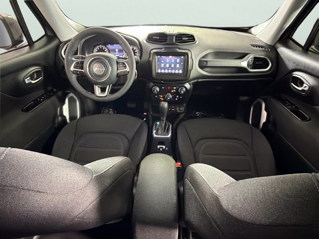 Used 2021 Jeep Renegade Latitude FWD image 31