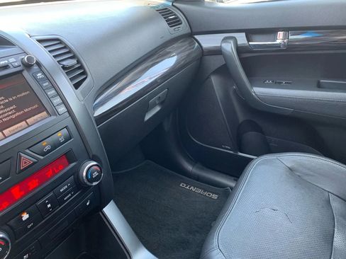 Used 2012 Kia Sorento SX image 15