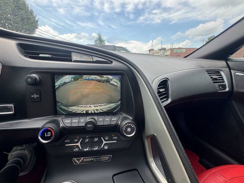 Used 2016 Chevrolet Corvette Stingray Convertible RWD image 16