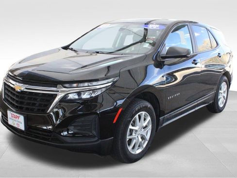 Used 2023 Chevrolet Equinox LS w/ LS Convenience Package AWD/4WD image 9