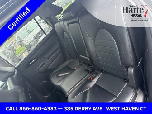 Used 2024 Toyota Highlander XLE AWD/4WD image 18